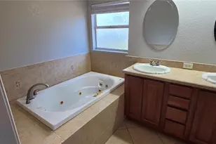 6807 E North Bay St, Tampa, FL 33610 - Photo 5