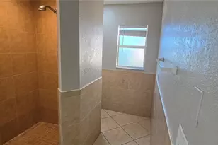 6807 E North Bay St, Tampa, FL 33610 - Photo 25
