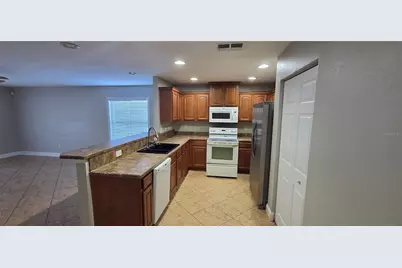 6807 E North Bay Street, Tampa, FL 33610 - Photo 9