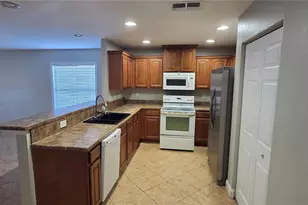6807 E North Bay St, Tampa, FL 33610 - Photo 9