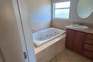 6807 E North Bay St, Tampa, FL 33610 - Photo 13