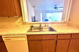 8111 Bugle Ct, Port Richey, FL 34668 - Photo 5