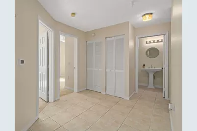701 Mirror Lake Drive N #102, Saint Petersburg, FL 33701 - Photo 21