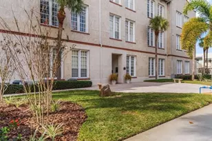 701 Mirror Lake Dr N, Saint Petersburg, FL 33701 - Photo 3