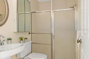 701 Mirror Lake Dr N, Saint Petersburg, FL 33701 - Photo 35