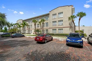701 Mirror Lake Dr N, Saint Petersburg, FL 33701 - Photo 39