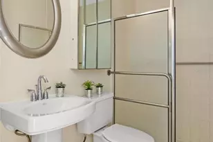 701 Mirror Lake Dr N, Saint Petersburg, FL 33701 - Photo 33