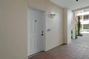 701 Mirror Lake Dr N, Saint Petersburg, FL 33701 - Photo 5
