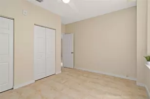 701 Mirror Lake Dr N, Saint Petersburg, FL 33701 - Photo 25