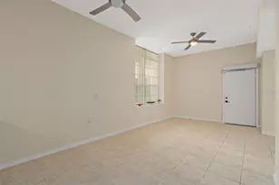 701 Mirror Lake Dr N, Saint Petersburg, FL 33701 - Photo 9