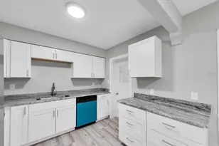 1808 S Club Ct, Tampa, FL 33612 - Photo 11