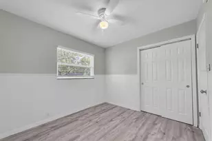 1808 S Club Ct, Tampa, FL 33612 - Photo 17