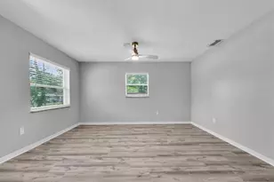 1808 S Club Ct, Tampa, FL 33612 - Photo 7