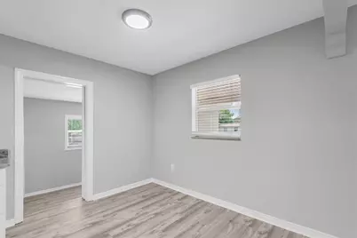 1808 S Club Court, Tampa, FL 33612 - Photo 9