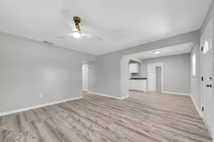 1808 S Club Ct, Tampa, FL 33612 - Photo 3
