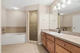 201 SW Thistlewood Ln, Fort White, FL 32038 - Photo 13