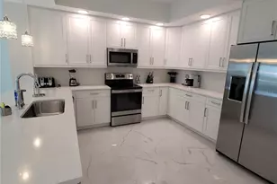 415 Island Way, Clearwater Beach, FL 33767 - Photo 9