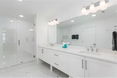 415 Island Way #207, Clearwater Beach, FL 33767 - Photo 11
