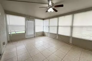 931 Hunter Ln, Tarpon Springs, FL 34689 - Photo 15