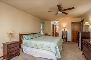 1462 Lakeview Dr, Tarpon Springs, FL 34689 - Photo 17