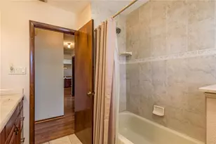 1462 Lakeview Dr, Tarpon Springs, FL 34689 - Photo 23