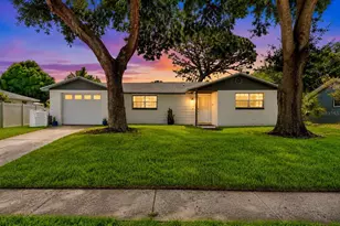 919 Peninsula Rd, Tarpon Springs, FL 34689 - Photo 1