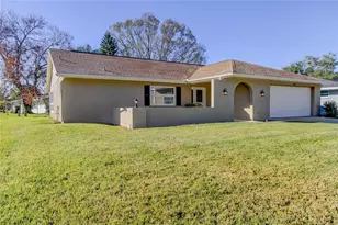 7926 Foxwood Dr, New Port Richey, FL 34653 - Photo 1
