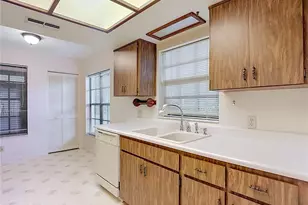 2077 Woodcutter Ct, Spring Hill, FL 34606 - Photo 23