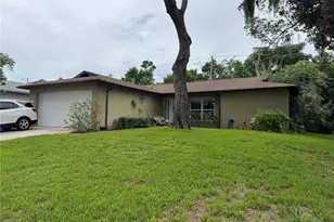 10707 Salamanca Dr, Port Richey, FL 34668 - Photo 1