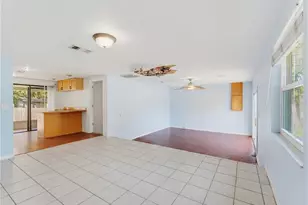1116 E Oakwood St, Tarpon Springs, FL 34689 - Photo 11