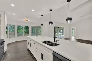 12186 Lamont Dr, Spring Hill, FL 34608 - Photo 3