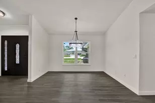 12186 Lamont Dr, Spring Hill, FL 34608 - Photo 9