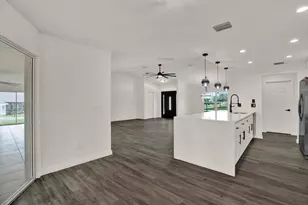 12186 Lamont Dr, Spring Hill, FL 34608 - Photo 11