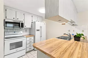 7203 Cherry Laurel Dr, Port Richey, FL 34668 - Photo 3