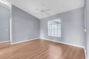 24308 Landing Dr, Lutz, FL 33559 - Photo 9