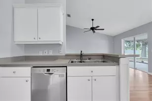 24308 Landing Dr, Lutz, FL 33559 - Photo 15