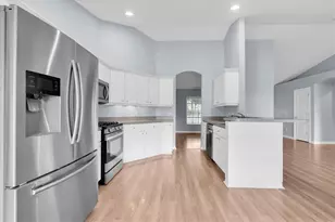 24308 Landing Dr, Lutz, FL 33559 - Photo 13
