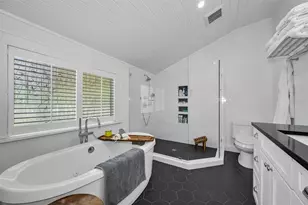 3421 Iris St N, Saint Petersburg, FL 33704 - Photo 23