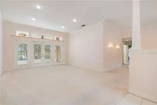 2122 Platinum Dr, Sun City Center, FL 33573 - Photo 7