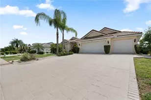 2122 Platinum Dr, Sun City Center, FL 33573 - Photo 3