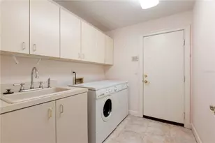2122 Platinum Dr, Sun City Center, FL 33573 - Photo 11