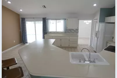907 Brittany Park Boulevard, Tarpon Springs, FL 34689 - Photo 11