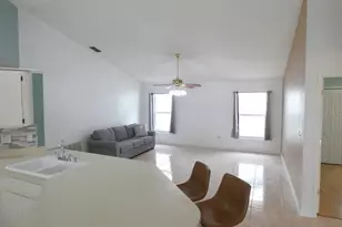 907 Brittany Park Blvd, Tarpon Springs, FL 34689 - Photo 9