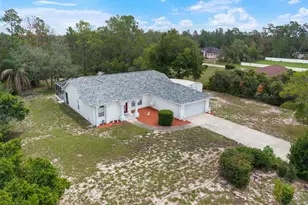 7401 Blackbird Ave, Weeki Wachee, FL 34613 - Photo 3