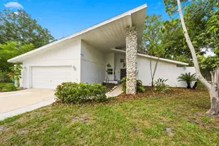419 Wayfarer Ct, Tarpon Springs, FL 34689 - Photo 1