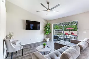 1126 Vinetree Dr, Brandon, FL 33510 - Photo 7