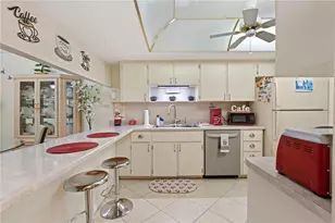 7623 Radcliffe Cir, Port Richey, FL 34668 - Photo 5