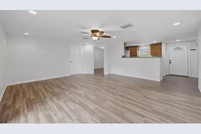 2804 Applewood Drive, Clearwater, FL 33759 - Photo 7