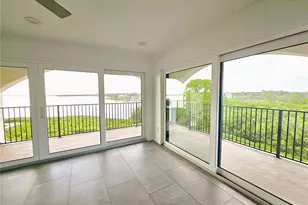 243 Mariner Dr, Tarpon Springs, FL 34689 - Photo 7