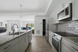 10345 Meadow Wren Ave, Weeki Wachee, FL 34613 - Photo 15